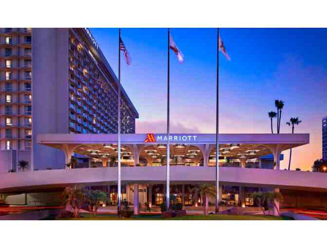 2 Night Stay at Los Angeles Airport Marriott + Valet Parking + Mclub Access - Photo 1