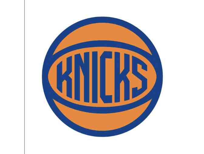 New York Knicks: Anthony Mason Autographed Basketball