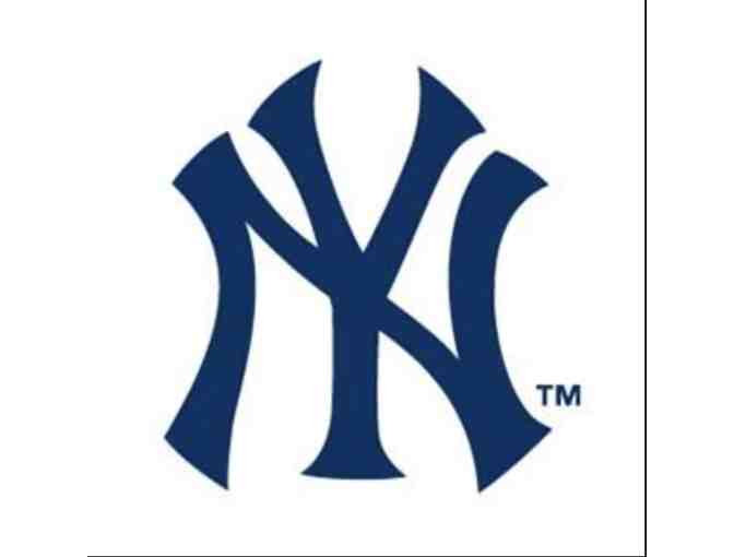 New York Yankees: Derek Jeter Autographed Jersey - Photo 2