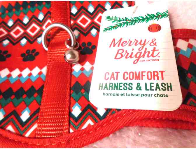 Merry and Bright Cat harness and lead