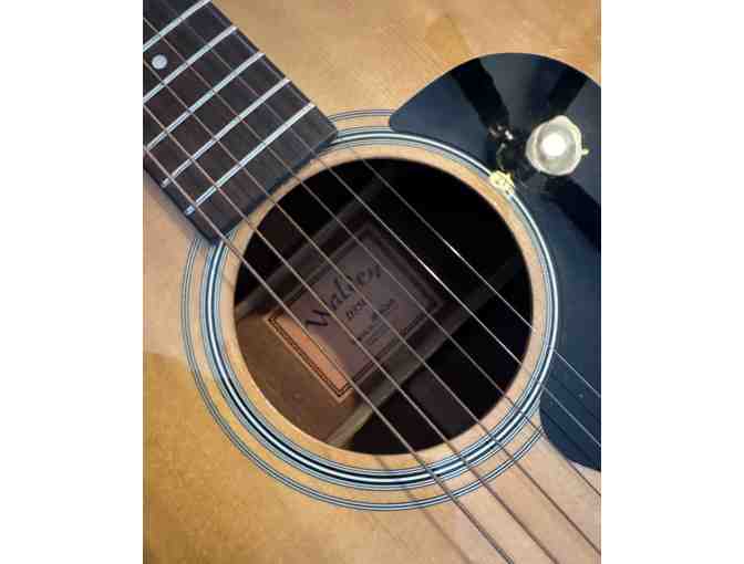 Acoustic Guitar - Photo 4