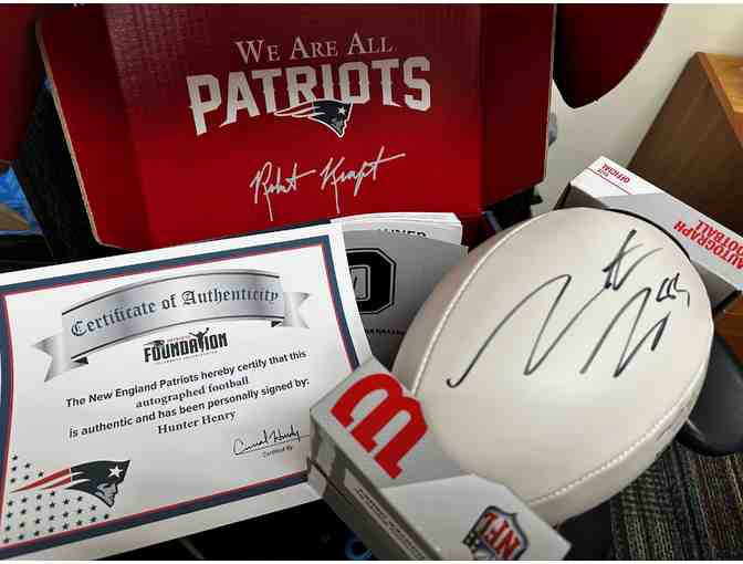 NFL Football Signed by Patriots Tight End Hunter Henry! - Photo 1